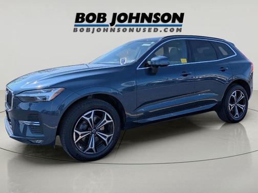 2022 Volvo XC60 B5 Momentum