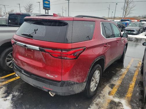 2023 Chevrolet Traverse LT Leather