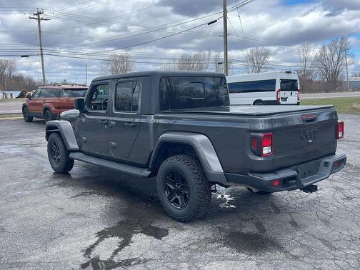 2022 Jeep Gladiator Sport S