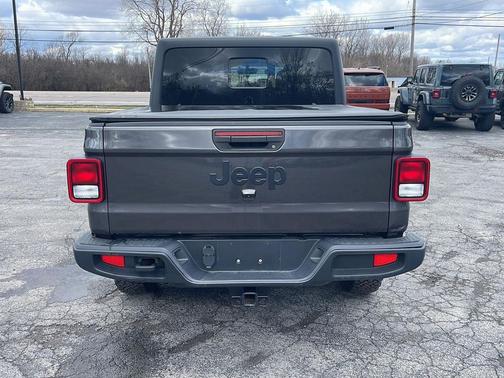 2022 Jeep Gladiator Sport S