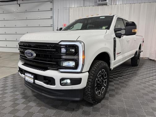 2025 Ford F-250 Platinum