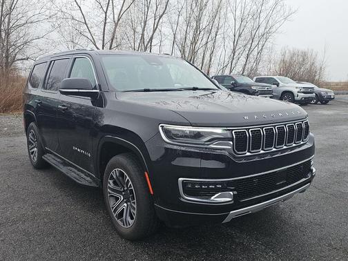Diamond Black Crystal Pearlcoat 2024 Jeep Wagoneer Series II 4x4