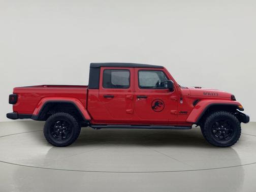 Firecracker Red Clearcoat 2022 Jeep Gladiator Willys 4x4