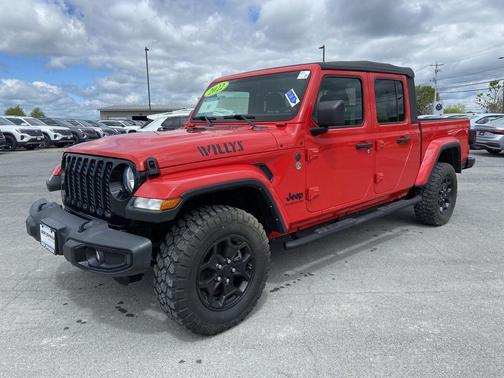 Firecracker Red Clearcoat 2022 Jeep Gladiator Willys 4x4