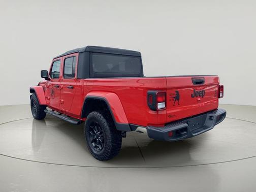 Firecracker Red Clearcoat 2022 Jeep Gladiator Willys 4x4