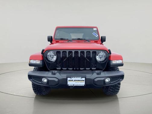 Firecracker Red Clearcoat 2022 Jeep Gladiator Willys 4x4