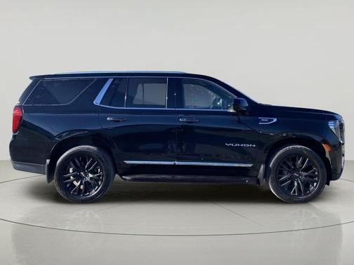 Onyx Black 2023 GMC Yukon SLT