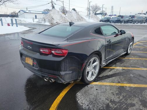 2021 Chevrolet Camaro RWD Coupe LT1