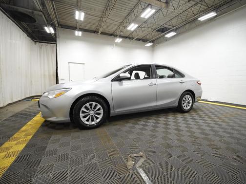 Celestial Silver Metallic 2016 Toyota Camry LE