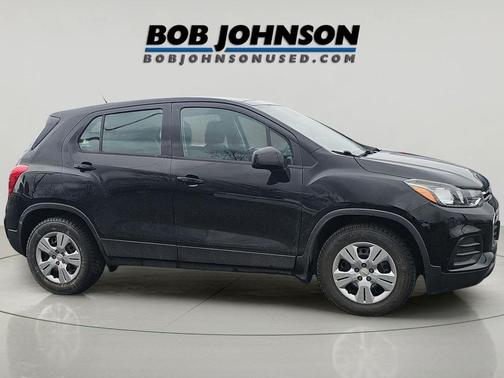 Mosaic Black Metallic 2017 Chevrolet Trax LS