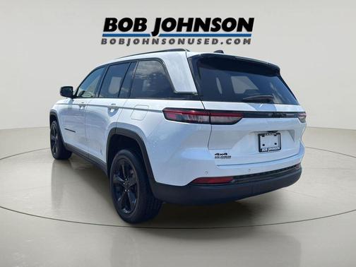 Bright White 2023 Jeep Grand Cherokee Altitude