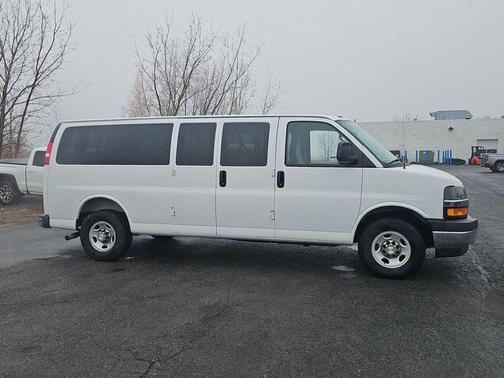 2025 Chevrolet Express 3500 RWD 3500 Extended Wheelbase LT