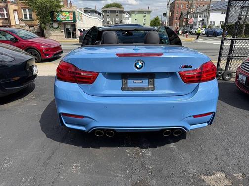 Yas Marina Blue Metallic 2015 BMW M4 Base