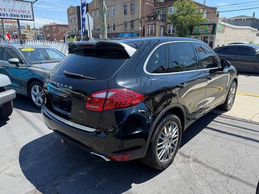 Black 2014 Porsche Cayenne Platinum Edition
