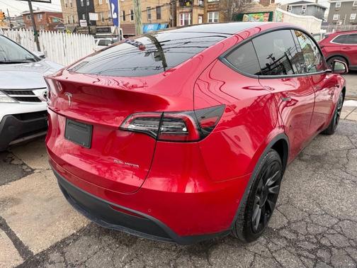 2021 Tesla Model Y Long Range AWD 4dr Crossover