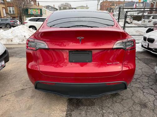 2021 Tesla Model Y Long Range AWD 4dr Crossover