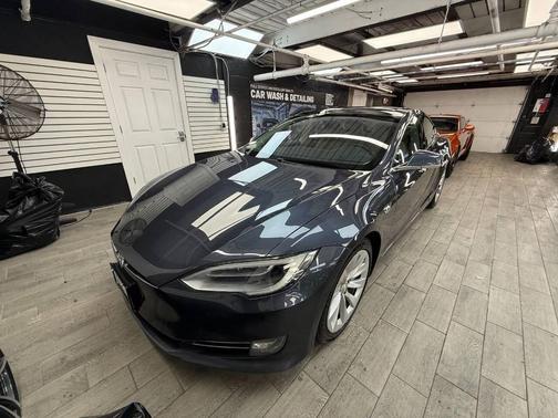 2016 Tesla Model S 90D