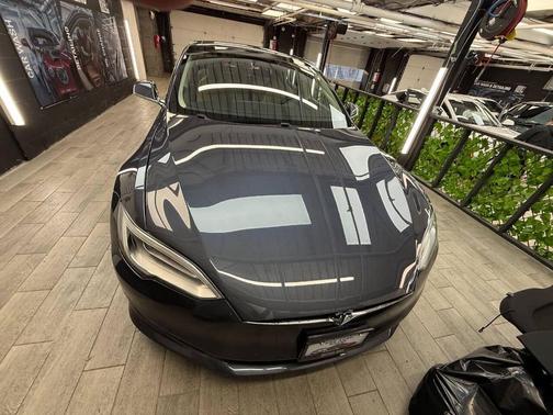 2016 Tesla Model S 90D