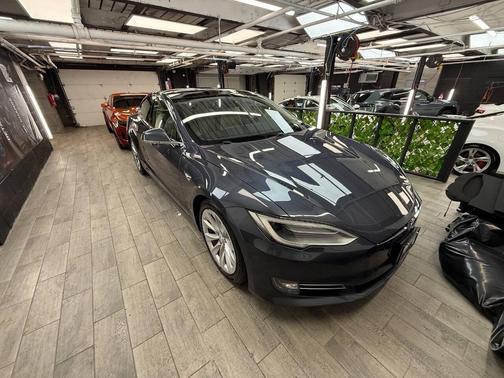 2016 Tesla Model S 90D