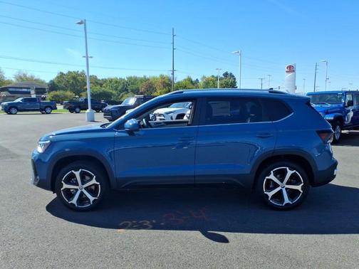 Monterey Blue Pearl 2027 Volkswagen Taos 1.5T SEL