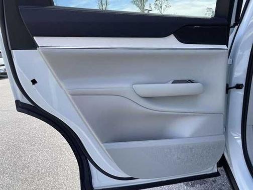 Crystal White 2025 Volvo EX90 Ultra