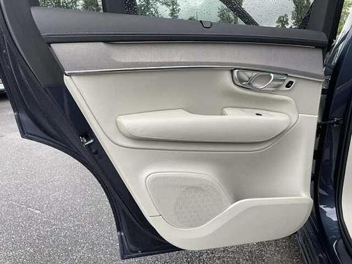 Denim Blue 2026 Volvo XC90 Ultra