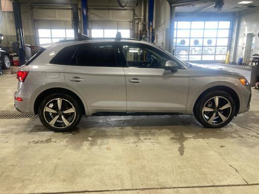 2023 Audi Q5 45 S line Premium Plus