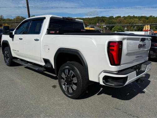 2024 GMC Sierra 2500 Denali