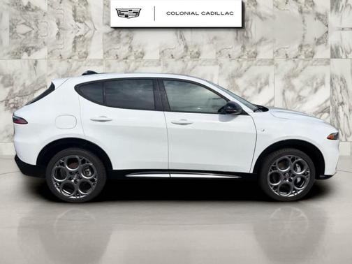Alfa White 2024 Alfa Romeo Tonale Ti
