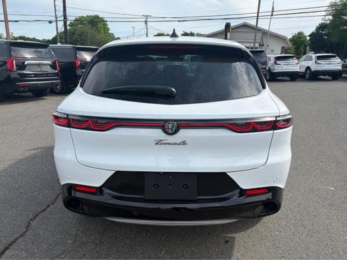 Alfa White 2024 Alfa Romeo Tonale Ti