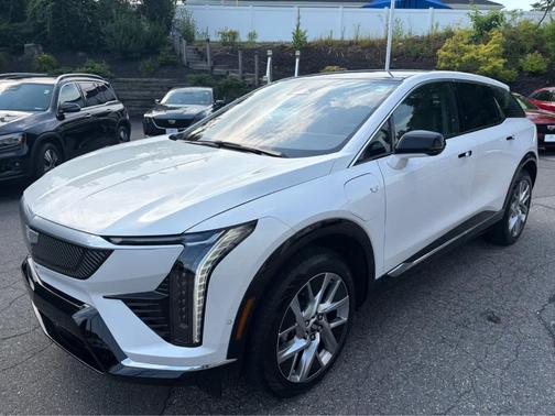 Crystal White Tri-Coat 2025 Cadillac OPTIQ Luxury