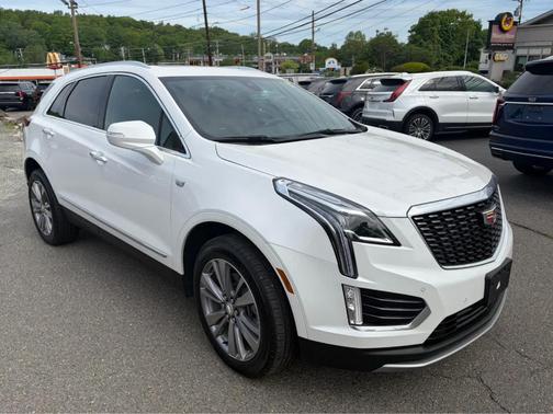 Crystal White Tri-Coat 2025 Cadillac XT5 Premium Luxury