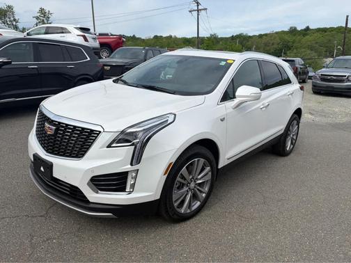Crystal White Tri-Coat 2025 Cadillac XT5 Premium Luxury