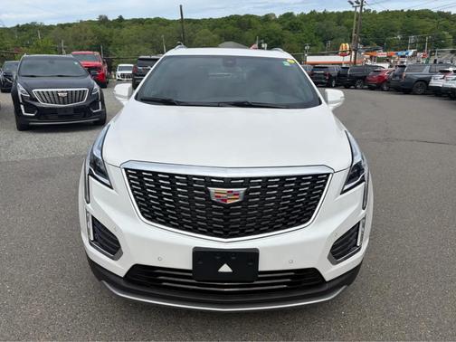 Crystal White Tri-Coat 2025 Cadillac XT5 Premium Luxury