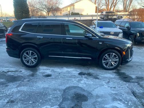 2025 Cadillac XT6 Premium Luxury AWD