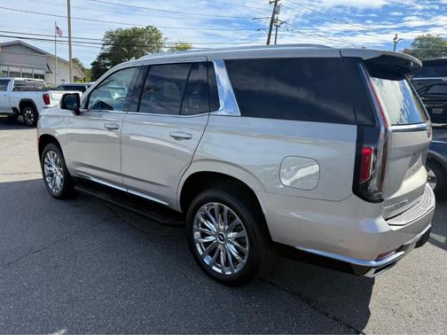 2022 Cadillac Escalade Premium Luxury