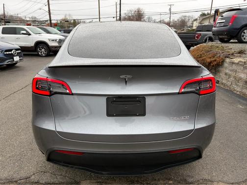 2024 Tesla Model Y Performance