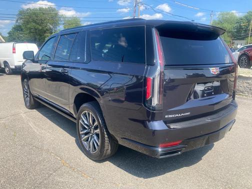 2024 Cadillac Escalade ESV Sport