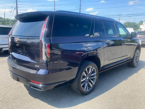 2024 Cadillac Escalade ESV Sport