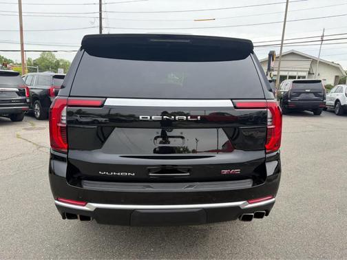 Onyx Black 2025 GMC Yukon XL Denali