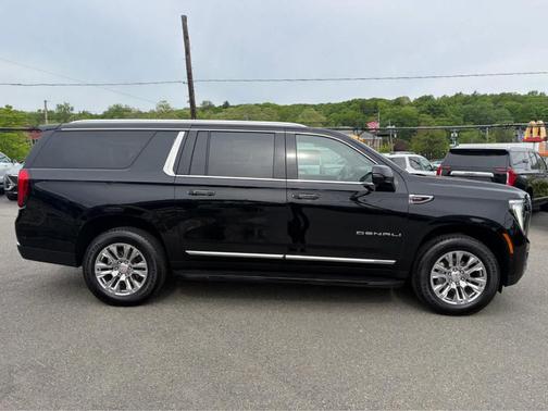 Onyx Black 2025 GMC Yukon XL Denali