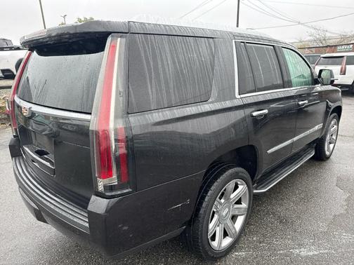 2019 Cadillac Escalade Luxury