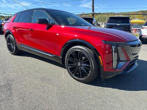 2025 Cadillac LYRIQ Sport