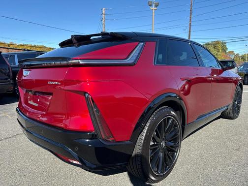 2025 Cadillac LYRIQ Sport