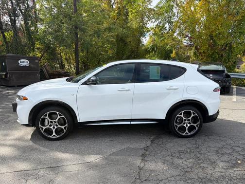 Alfa White 2024 Alfa Romeo Tonale Ti