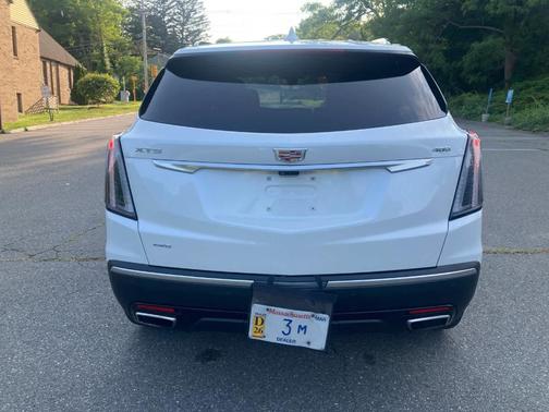 2025 Cadillac XT5 Sport