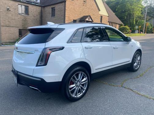2025 Cadillac XT5 Sport