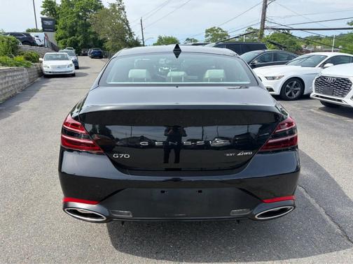 Vik Black 2022 Genesis G70 3.3T