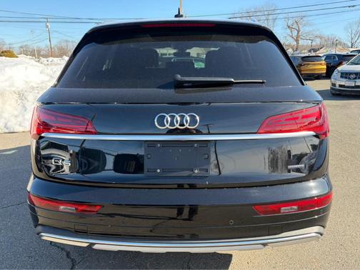 2023 Audi Q5 40 Premium