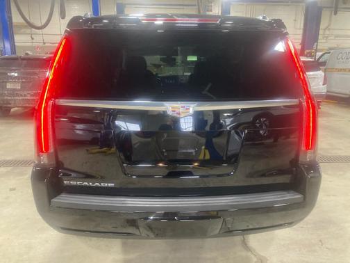 2019 Cadillac Escalade Standard